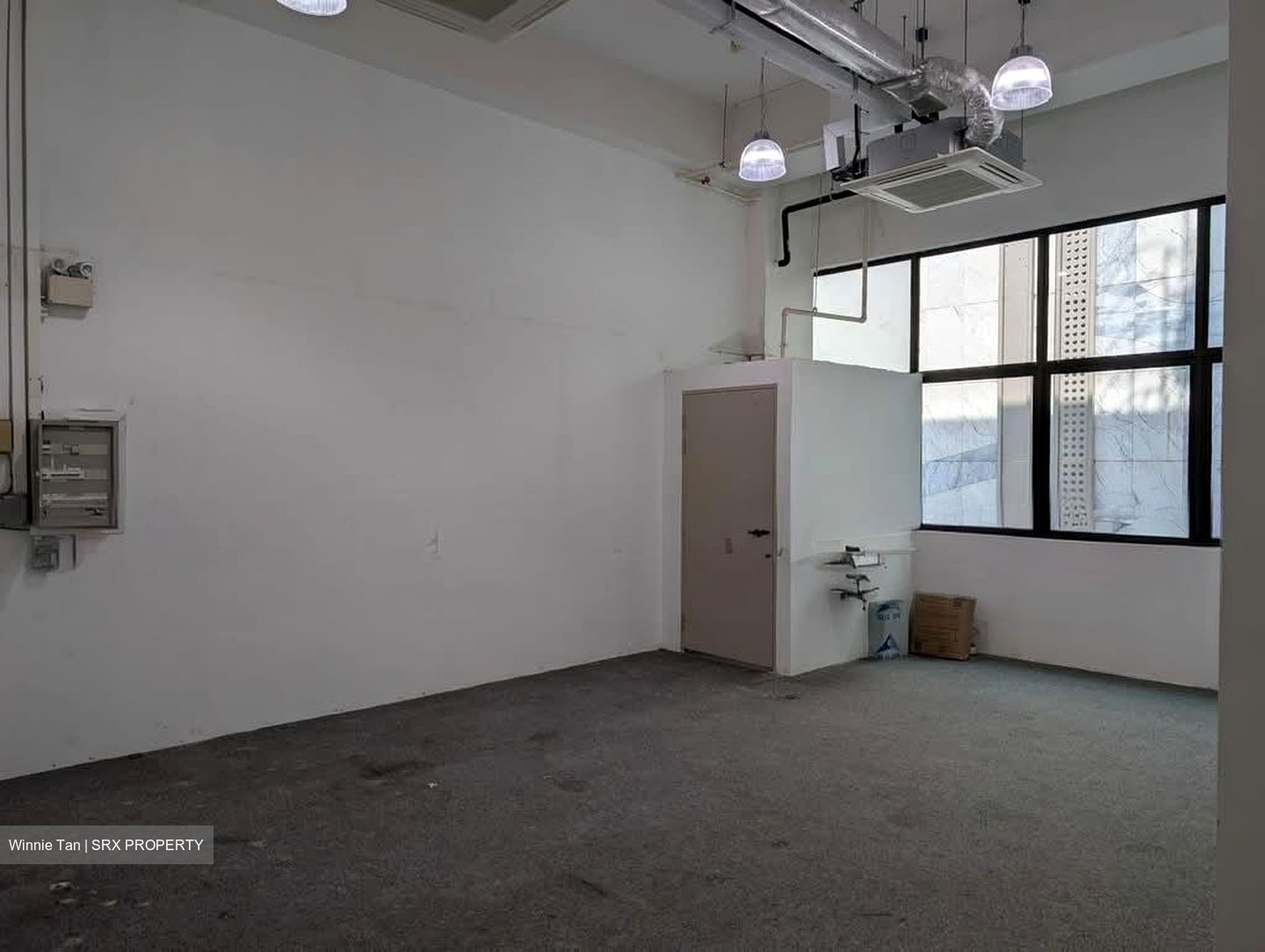 Hexacube (D14), Office #586026651